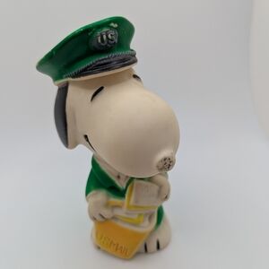 United Feature Syndicate Snoopy Mail Mailman Viny Figure Bottom Dated 1958 1966
